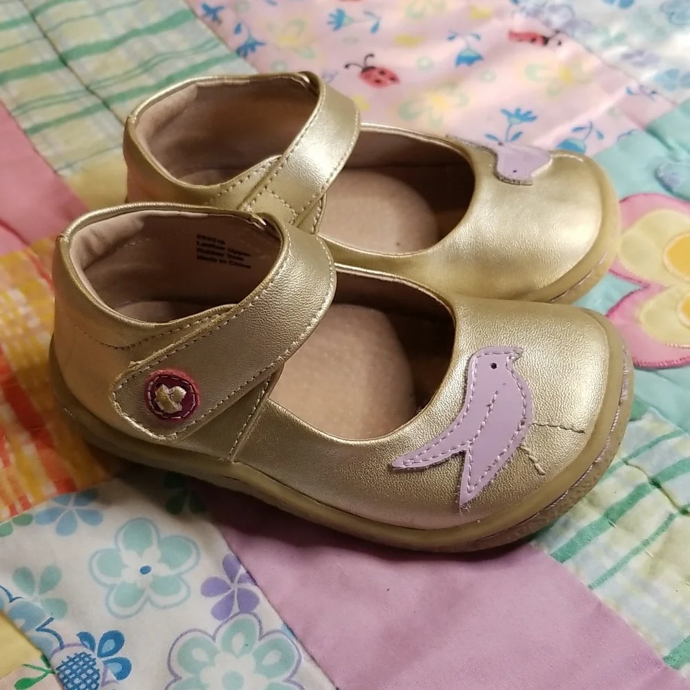 Livie & Luca Gold Metallic Leather  Pio Pio Mary Jane with Purple Bird Size 7 - Picture 2 of 8
